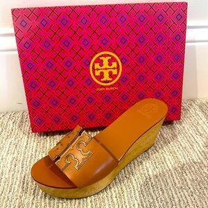 Brand new Tory Burch, platform, sandals!